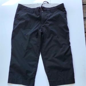 Eddie Bauer Capri pants size 14